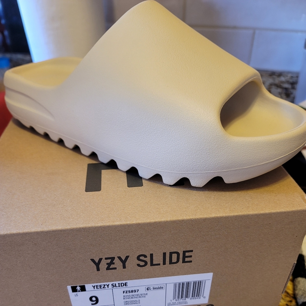 Men Shoes - Picture 4 of 8